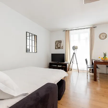 Apartment Eiffel Tower & Champ De Mars - Cityapartmentstay