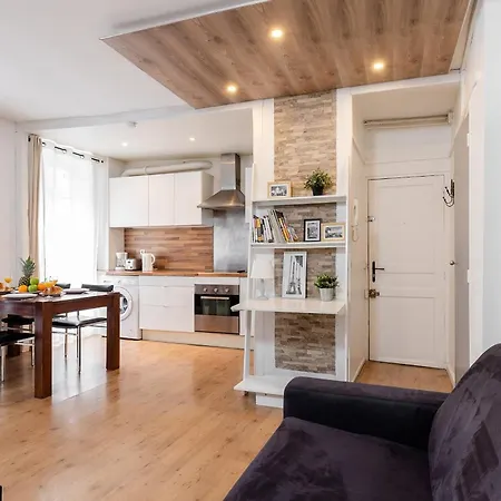 Apartment Eiffel Tower & Champ De Mars - Cityapartmentstay *
