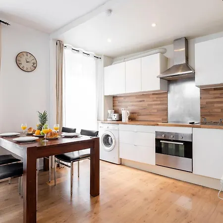 Apartment Eiffel Tower & Champ De Mars - Cityapartmentstay