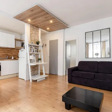 Eiffel Tower & Champ De Mars - Cityapartmentstay *