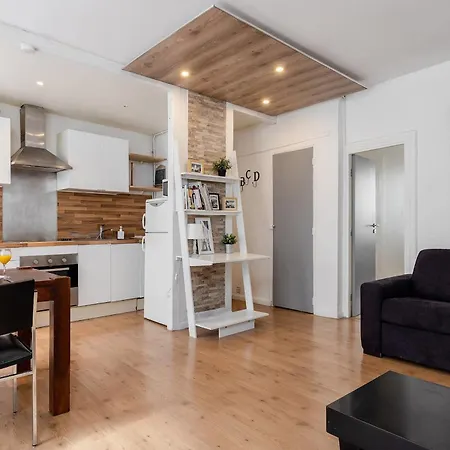 Eiffel Tower & Champ De Mars - Cityapartmentstay Apartment
